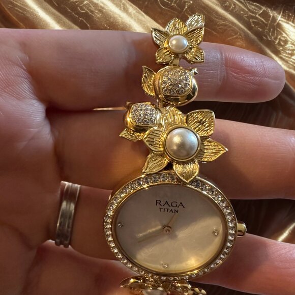 Titan Raga Women's Watch – Elegant Design | Timeless Sophistication - Picture 5 of 6